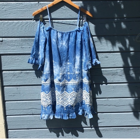 NWT! BCBG Cold-Shoulder Dress - Picture 2 of 6